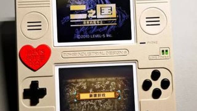 你没玩过的直板纯金属NDS，“汉子Boy双重爱”？ #游戏机 #游戏 #任天堂 #nds #怀旧童年