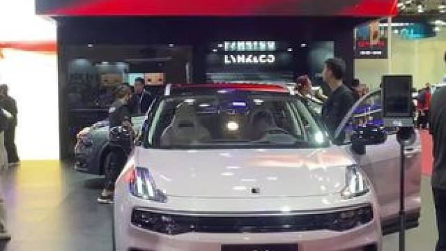 朋友们看过来！苗岭路青岛国际会展中心藏着“钢铁巨无霸”。2025青岛国际车展早鸟票12.34元，刷码