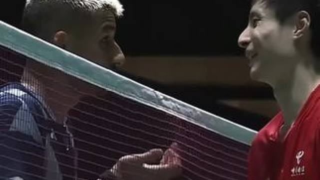 恭喜石宇奇成功闯入决赛！2-0击败小波波夫！ #2025日本公开赛 #羽毛球 #石宇奇