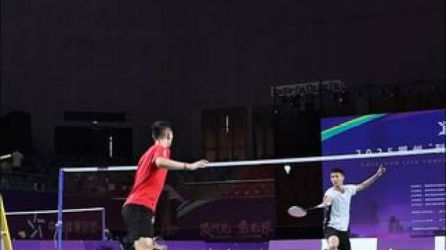 稳定发挥，赵俊鹏战胜任程鸣进入半决赛#郴州林丹杯 #林丹杯羽毛球公开赛 #羽毛球