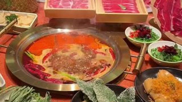 火锅界卷王来了 #没有什么是一顿火锅解决不了 #熊喵来了