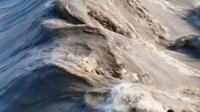 钱江潮被誉为“天下第一潮”，果然名不虚传#钱塘江大潮 #龙头潮