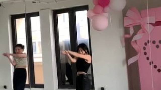 看了今年的Boyplanet2~翻出一个2年前的主题曲练习…哈哈哈哈。