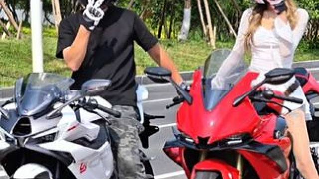 好景难遇 就像你一样 所以我很珍惜#机车情侣 #机车 #无极rr660s #情侣日常 #无极rr50