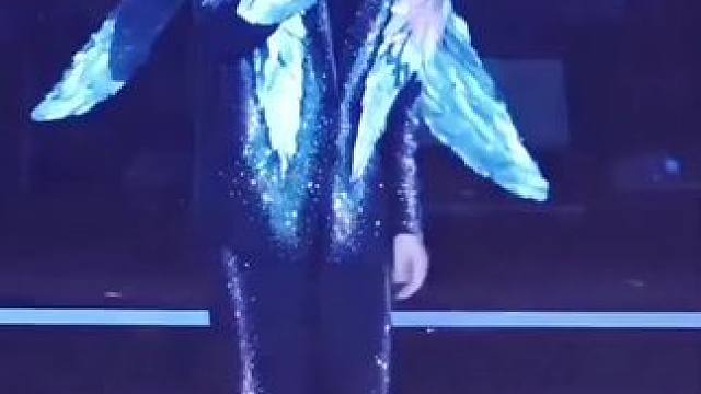 王祖蓝杭州演唱会《像你这样的朋友》粤语首唱！ #王祖蓝#像你这样的朋友#粤语版#王祖蓝杭州演唱会