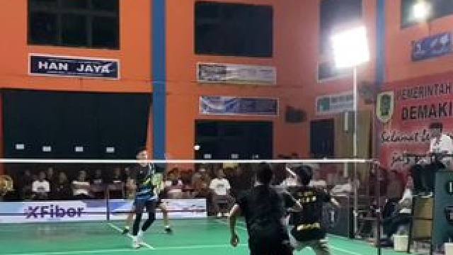 多打几年你就可以打成这样了#羽毛球 #羽毛球精彩片段 #双打