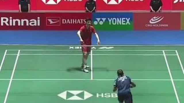 29岁20岁的比拼#羽毛球 #石宇奇 #日本羽毛球公开赛