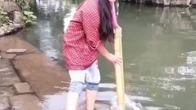 山卡卡里的农村大姐学费了开直播每天收获满满您还在恐播怕播不敢开播开播了不知说什么吗来我直播间一个小妙