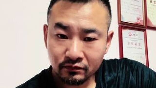 养一身正气镇天地，
留三分匪气驱小人。
怀七分侠骨行四海，
藏三分痞性戏乾坤！
#内容太过真实 #滄