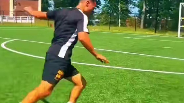 足球小课堂：巴尔韦德射门技术