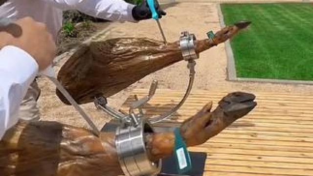 熟练的工人#打工人 #神操作 #高手在民间 #劳动人民的智慧 #干活我是认真的