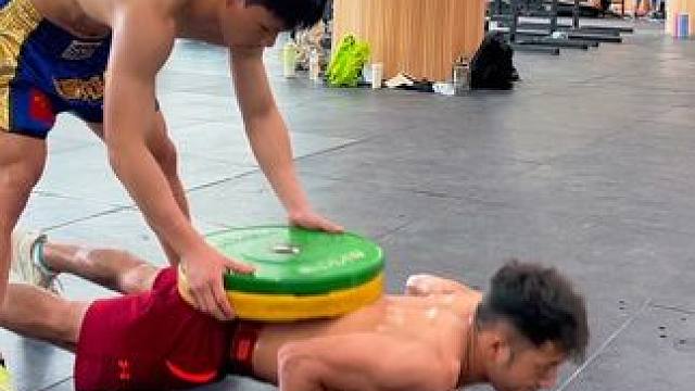 今日份专项力量训练，要猛！☠️
#自由搏击 #泰拳 #专项训练 #备战