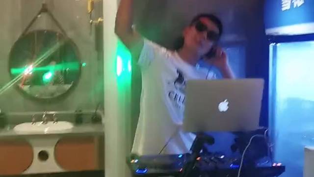 打碟我是认真的哈哈