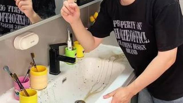 牙刷置物架 终于找到这款可爱螃蟹牙刷置物架，大容量，杯子倒扣沥水干净清爽#牙刷置物 架#卫生间好物 