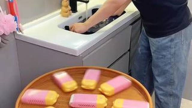 肥皂起泡器 手洗衣服一定少不了这个#肥皂起泡器 ，起泡很丰富不打滑，可以把肥皂用的一点都不剩，还是个