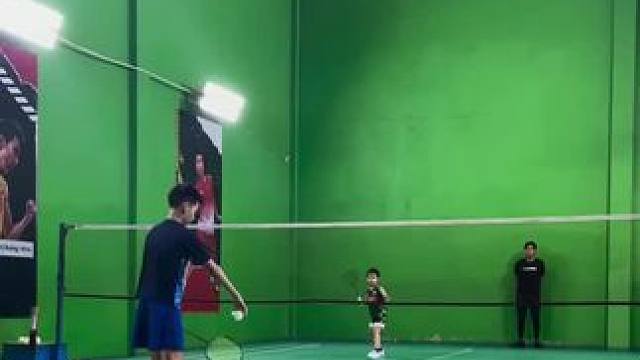 你看一下，你的好友打得过她吗#打羽毛球女生#小孩姐#童子功#享受羽毛球带来的快乐