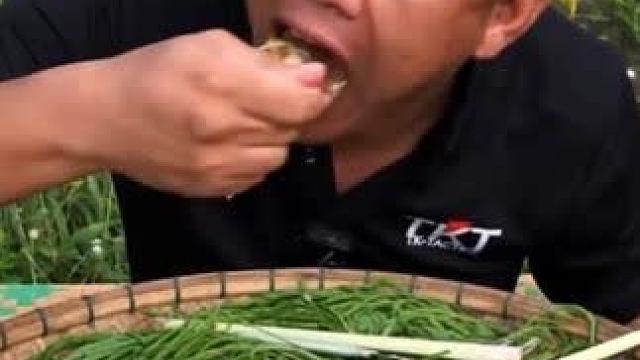 香茅臭菜圆葱碎酸辣凉拌️生蚝肉 #美食 #户外美食 #泰国美食 #内容启发搜索