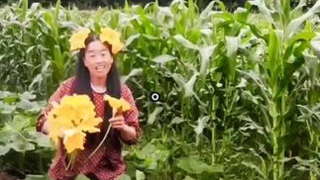 山卡卡里的农村大姐学费了开直播每天收获满满您还在恐播怕播不敢开播开播了不知说些什么吗#记录真实生活 