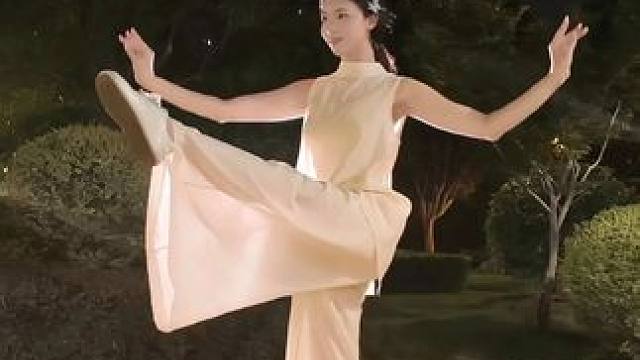 再唱一遍须尽欢 #须尽欢 #舞蹈须尽欢  #舞蹈翻跳 #氛围感 #向全世界展示中国舞