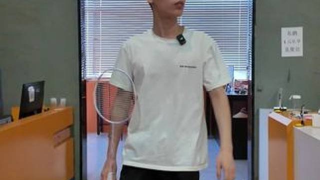 哎，难道我不是高手吗？ #威克多昆仑球拍 #胜利昆仑羽毛球拍 #昆仑700 #羽毛球