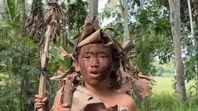 哈哈嘟嘟儿子 #荒野生存 #野外生活 #自然美景 #异国风情 #外国小姐姐