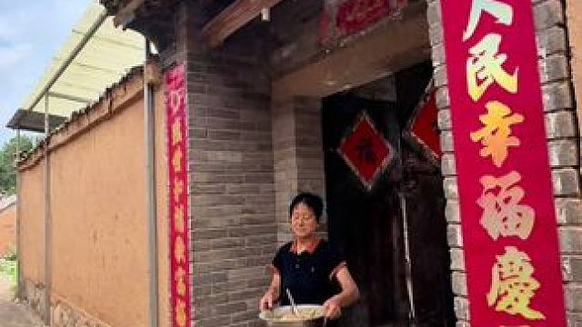 在泽州县柳树口镇的偏僻山村，走进奇特的农家小院，看到好多稀奇古怪！#走进乡村 #老物件 #怀旧情怀 