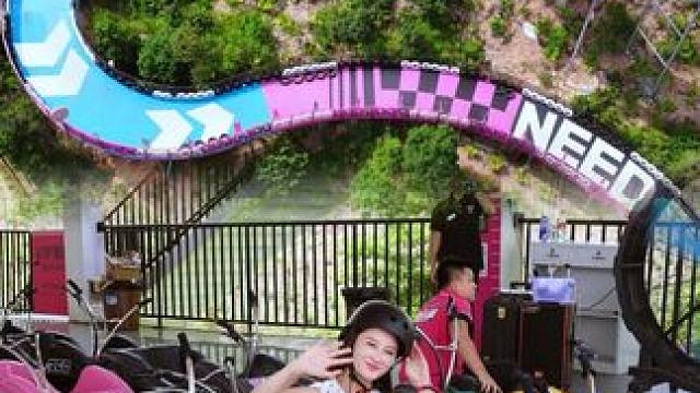 摆烂的最高境界躺着登山 #盈香心动乐园#盈香暑假撒野不废腿 #亲子好去处 #夏季玩水#广州避暑天花板