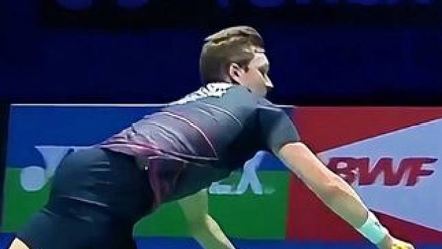 安赛龙就是爱玩丹麦底线，但忘了对面是桃田！#羽毛球