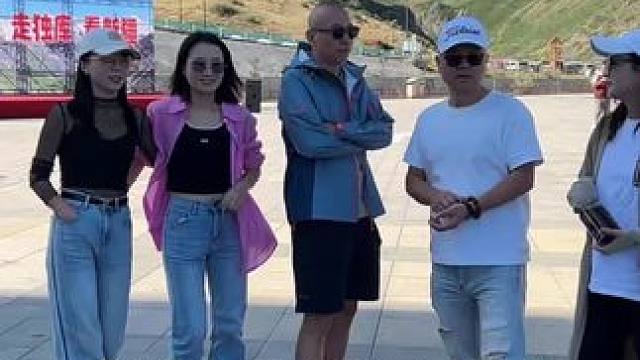 新疆自驾第二天，独库公路 #鳄珍 #鳄鱼皮具 #鳄鱼养殖场