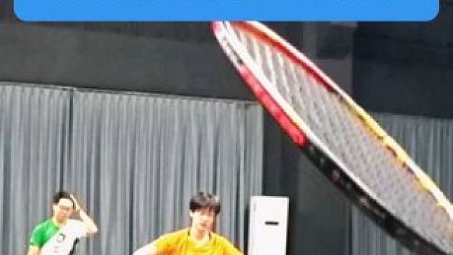 单打和双打 到底哪个能给你带来快感
#羽毛球 #嘉羽潜渊 #第一视角 #杀球