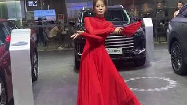 秋高气爽，看车正当时！青岛国际车展门票来啦，12.34元逛五大车展之一。免排队，刷码进场。苗岭路好停