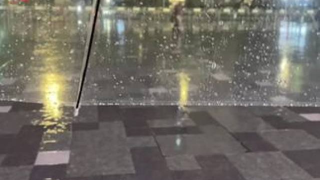 爱像是一场小雨 淅沥沥淅沥沥滴入我回忆#下雨天 #李荣浩