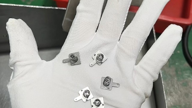 7号电池弹片，适用于玩具，遥控器，小风扇等