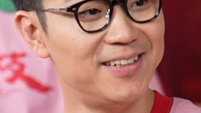 #大鹏电影首映给赵英俊留位置 #大鹏 说每次电影首映都会给#赵英俊 留位置，#电影长安的荔枝 也不例