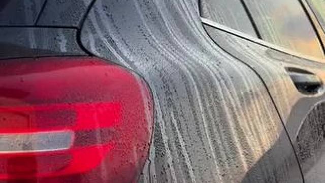 洗车必备这个擦车毛巾 一擦就干净还不留水痕 让你省事省力#汽车好物 #擦车毛巾