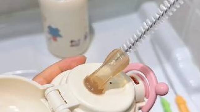 孩子的水杯吸管一定要用这个加长吸管刷，洗的干净喝的放心，可以随意弯曲刷的也干净，真的太好用了#实用好