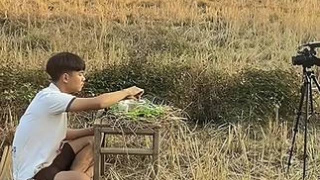 陪弟弟拍摄美食作品干啥都不容易 #日常生活 #乡村生活 #田间地头走一走 #乡村生活记录 #内容启发