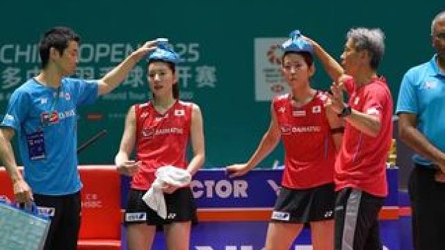 局间休息的山羊组合～ #羽毛球 #松山奈未 #志田千阳 #中国羽毛球公开赛