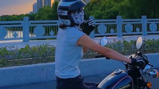 傍晚蓝调时刻，和gn125一起 #复古摩托 #gn125 #摩托车