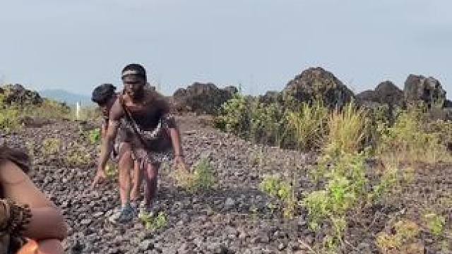 哈哈嘟嘟来了 #外国人真会玩 #原创视频 #记录非洲生活  #荒野生存  #原始部落