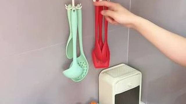 六爪挂钩 这个六爪挂钩真的太好用了，一个就能顶六个衣架来用，拿取方便，一目了然#挂衣架 #六爪挂钩 