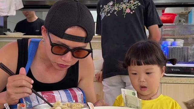 当我第一次带女儿去高端餐厅...