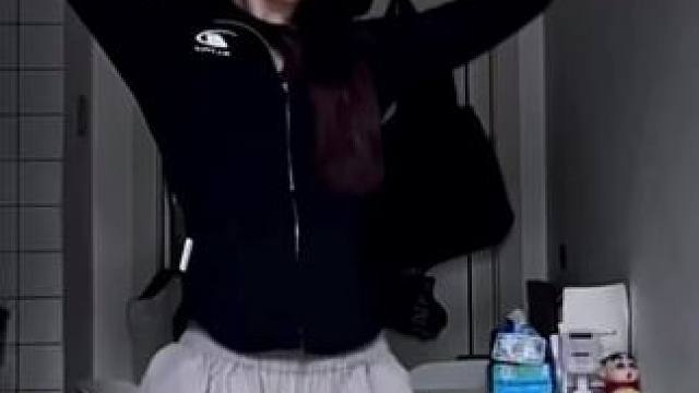 来点小感觉～ #卡点舞 #becauseofyou #becauseofyou舞蹈挑战 #浅跳一下 