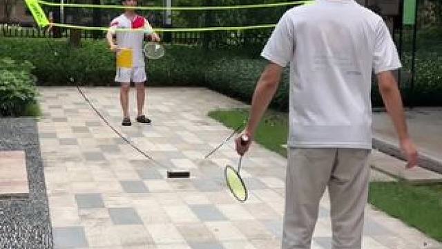 几十块的便携式羽毛球网架，户外打球真的嘎嘎香 #羽毛球 #羽毛球网架#便携式羽毛球网架