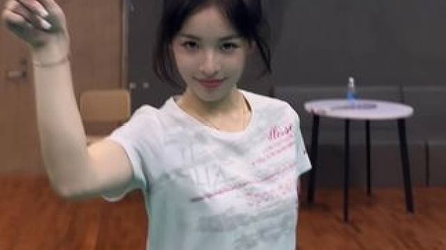 小美人你不乘哦 #羽毛球 #打羽毛球女生 #扫腿舞