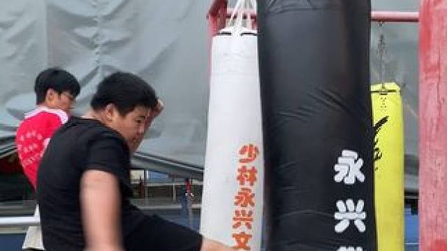 光鲜的背后 付出了很多努力。这样的孩子想不成功都难。吃过苦， 才懂得珍惜和生活的不易！ 为孩子们加油