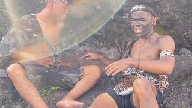 哈哈嘟嘟困来了 #荒野生存 #游泳 #野外生活 #音乐节开到游乐场里了 #户外