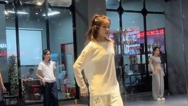 都睡了吧 #cuckoo编舞 #kissmethruthephone #一支舞跳