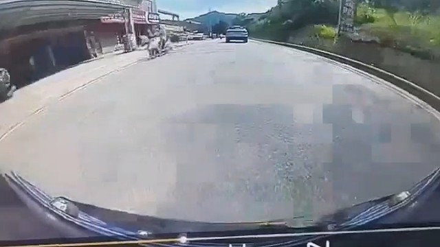 传说中排水渠超车[泣不成声]