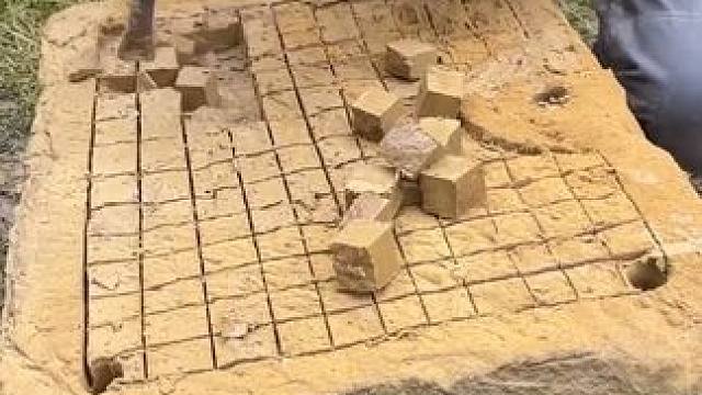 庭院石头水槽的安装。 #水槽 #石头